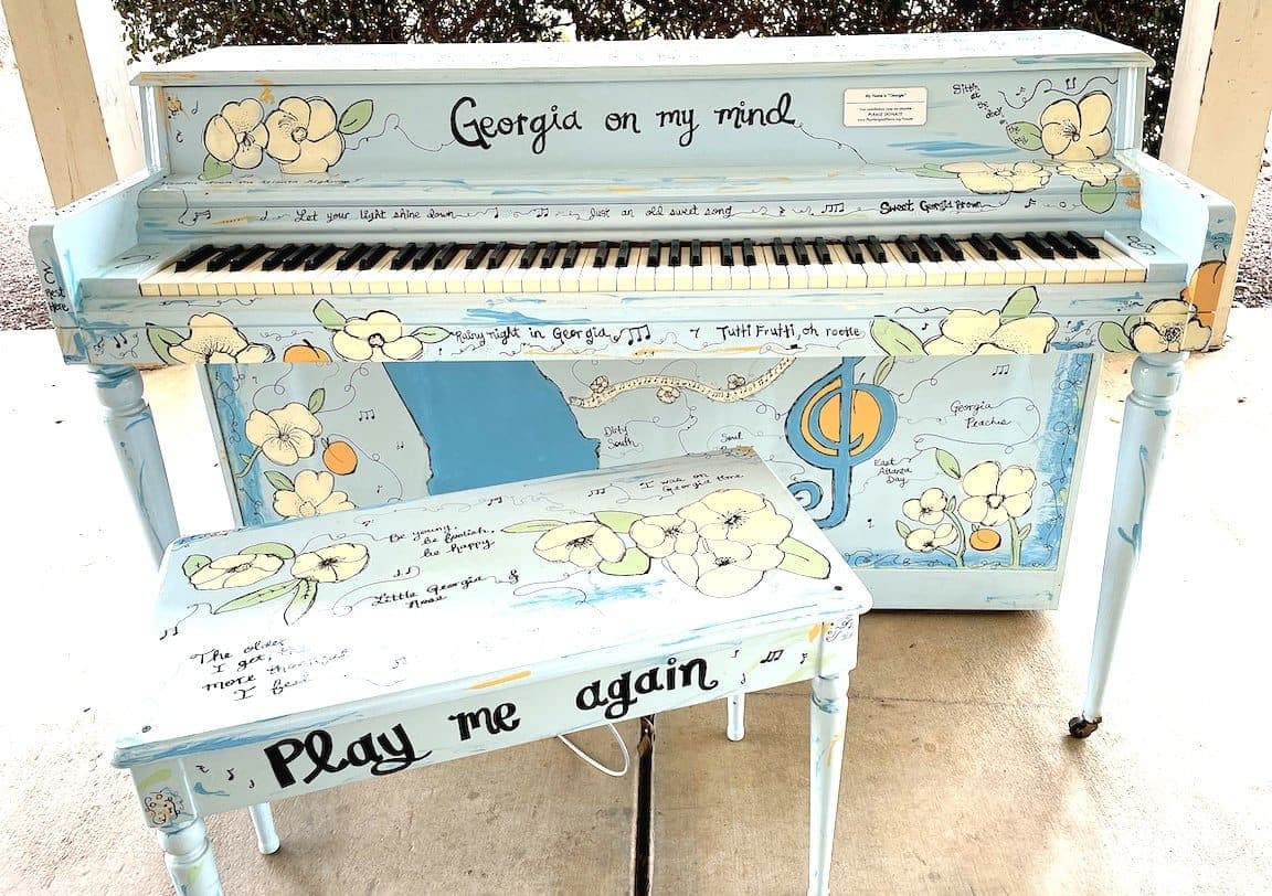 Photo of Georgia at 12825, Cogburn Road, Alpharetta, Fulton County, Georgia, 30004, United States. A free Play Me Again Pianos instrument under the pavilion at Cogburn Road…