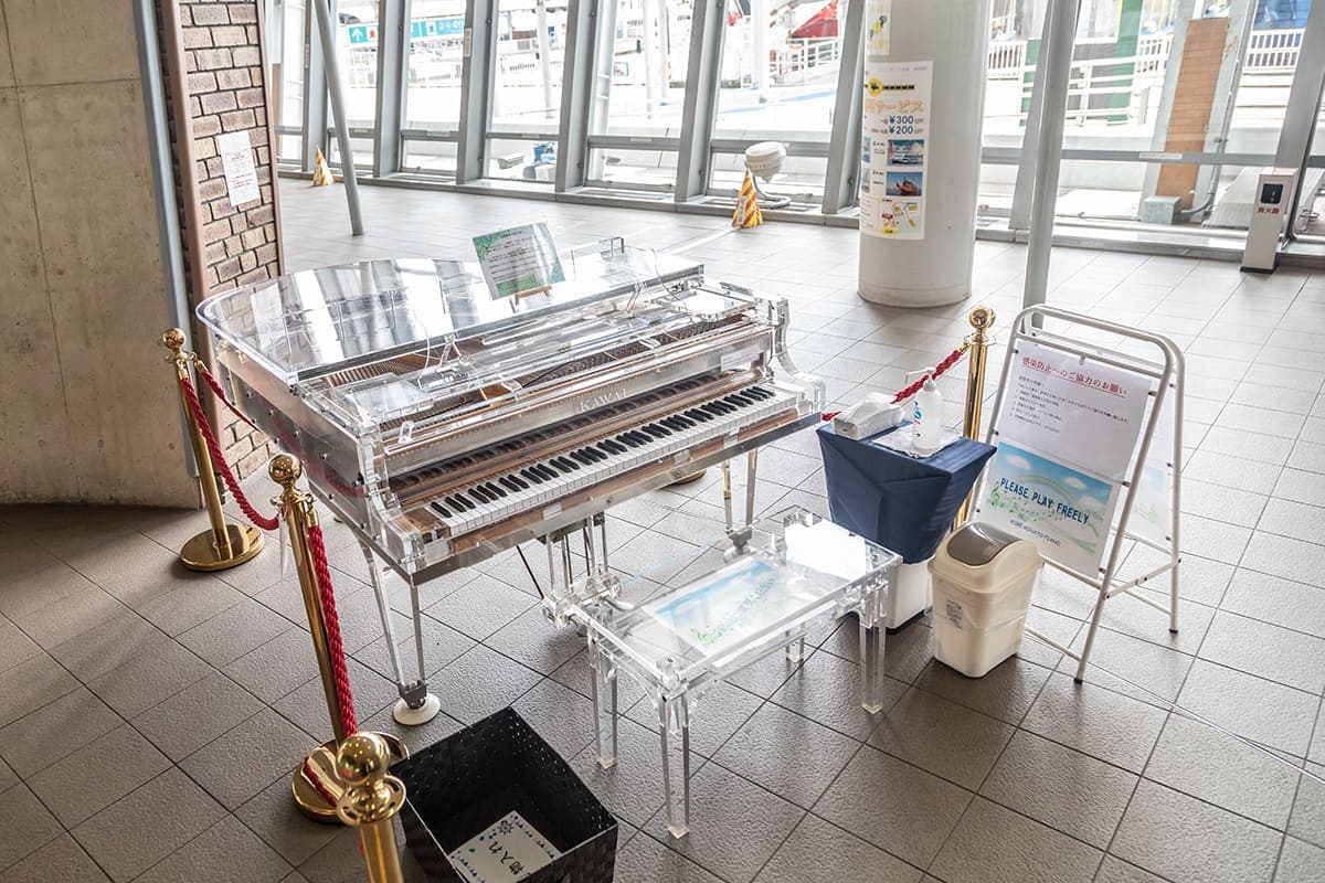 Photo of かもめりあ at 神戸市中央区波止場町7-1. Central Pier passenger terminal; weekdays 08:30–20:30, weekends/holidays…