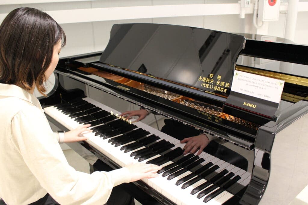 Photo of Aso Kumamoto Airport Street Piano at 熊本空港, 1802-2, 小谷, 益城町, 上益城郡, 熊本県, 861-2204, 日本. Kawai GX-3 grand piano inside the Sora Yoka Visitor Center at Aso Kumamoto…