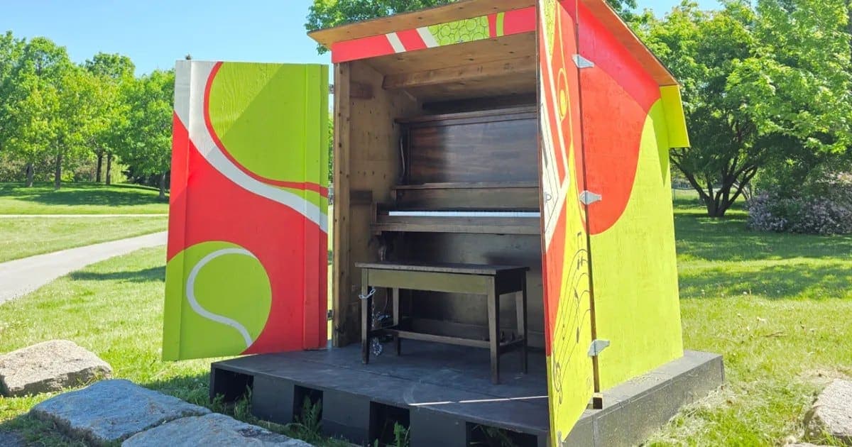 Photo of Parc Jarry public piano at 285 rue Gary-Carter, Montréal QC H2R 2W1. A public piano in Parc Jarry, at the Gary-Carter Street side of the park. Free…