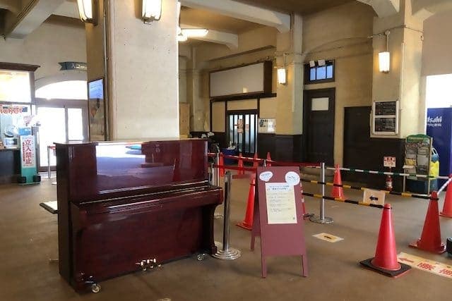 Photo of Kobe Street Piano — Rokko Sanjo Station at Rokko Sanjo Station, 1878-3 Ichigatani, Rokkosancho, Nada-ku, Kobe, Hyogo 657-0101, Japan. A public street piano at Rokko…