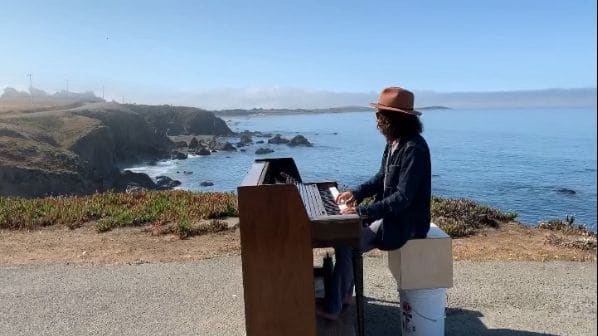 Public piano in Sonoma County, California, United States