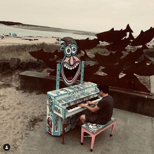 Public piano in Lincoln County, Oregon, United States