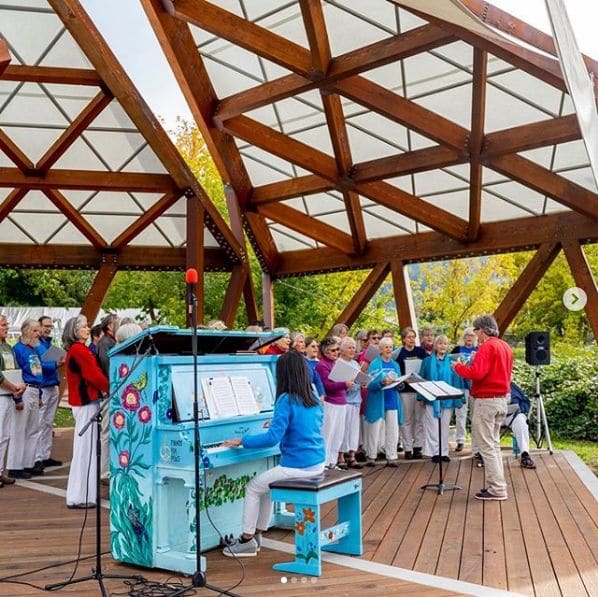 Public piano in Jackson County, Oregon, United States
