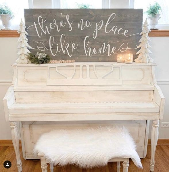 Public piano in Kane County, Illinois, United States