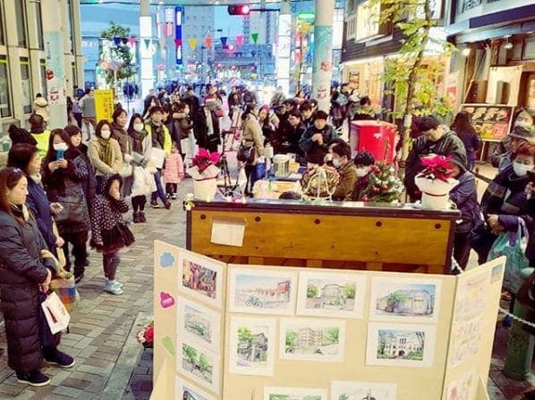 Photo of 赤羽ストリートピアノ at 長崎ちゃんぽんリンガーハット赤羽店, Lala Garden, Akabane 2-chome, Kita, Tokyo, 115-0045, Japan