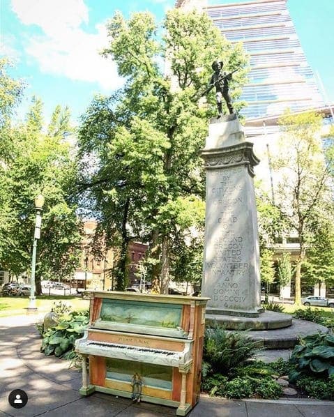 Photo of Lownsdale Square at Soldiers Monument, Southwest Main Street, University District, Downtown, Portland, Multnomah County, Oregon, 97258, United States