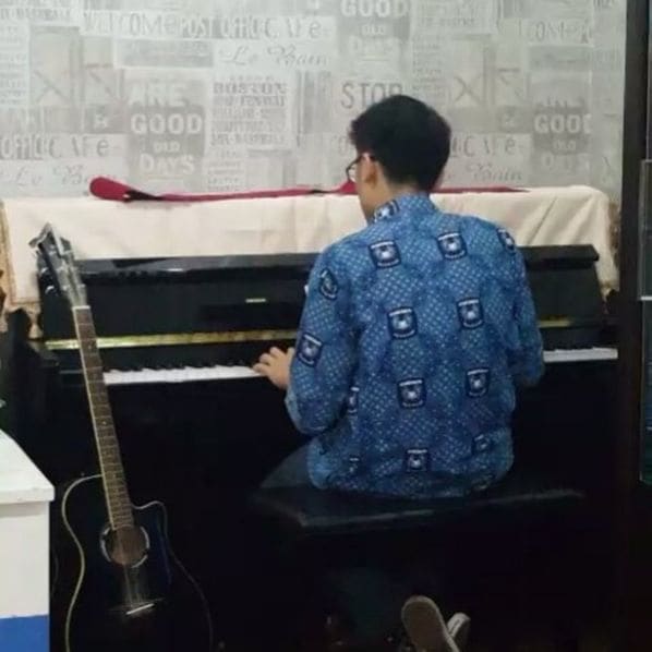 Public piano in Kel. Sukamiskin, West Java, Indonesia