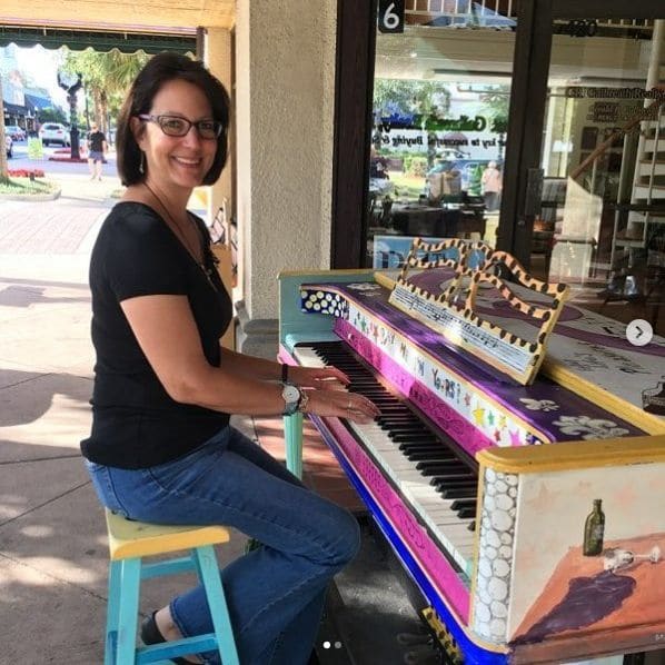 Public piano in Lake County, Florida, United States