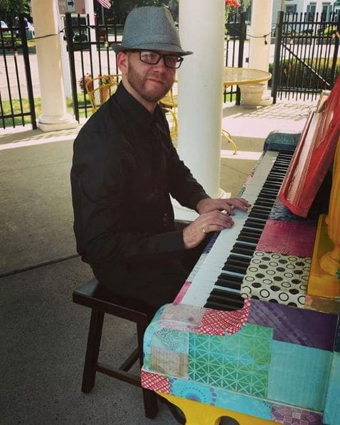 Public piano in Niagara County, New York, United States