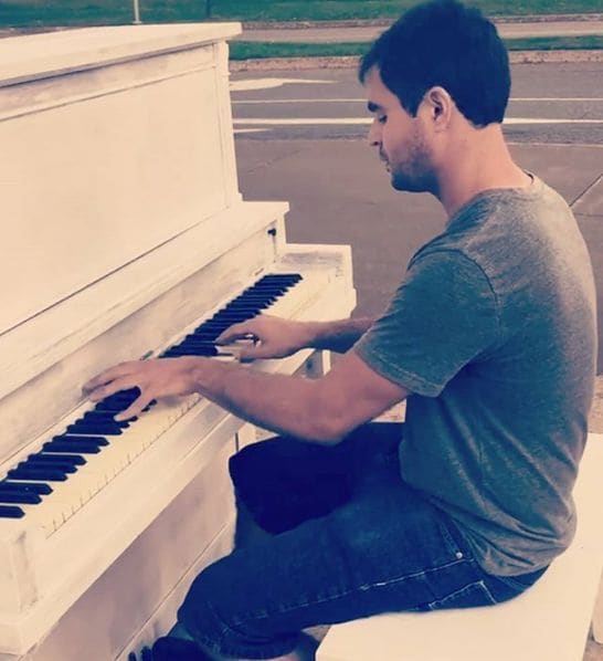 Public piano in Niagara Falls, Ontario, Canada