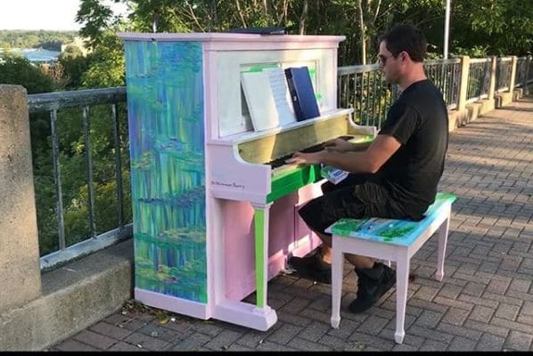 Public piano in Niagara Falls, Ontario, Canada
