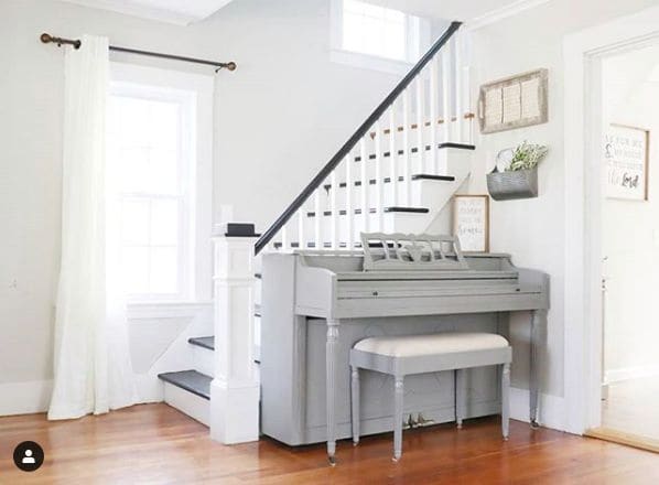Public piano in Warwick, Rhode Island, United States