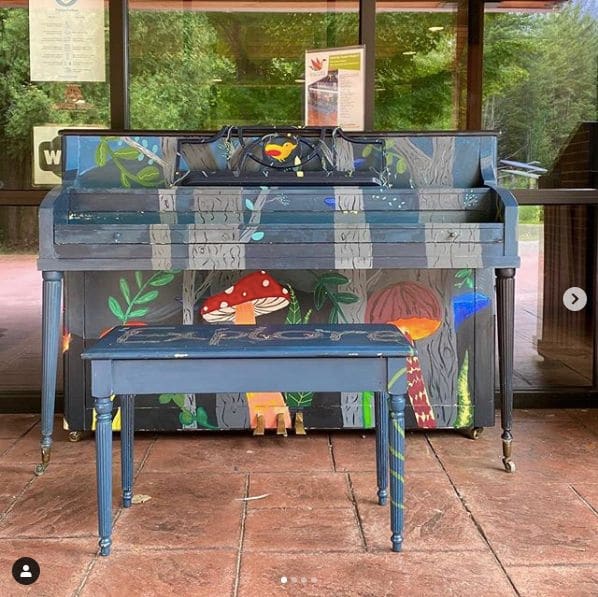 Public piano in Midland County, Michigan, United States