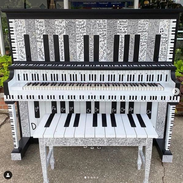 Public piano in Midland County, Michigan, United States
