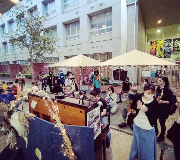 Photo of 赤羽ストリートピアノ at 長崎ちゃんぽんリンガーハット赤羽店, Lala Garden, Akabane 2-chome, Kita, Tokyo, 115-0045, Japan