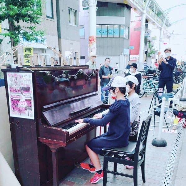 Photo of 赤羽ストリートピアノ at 長崎ちゃんぽんリンガーハット赤羽店, Lala Garden, Akabane 2-chome, Kita, Tokyo, 115-0045, Japan