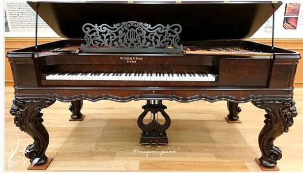 Public piano in Seogwipo-si, South Korea