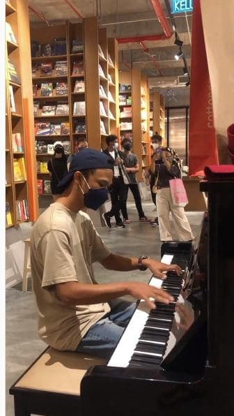 Photo of BookXcess at Jalan Cochrane, Maluri, Cheras, Kuala Lumpur, 50988, Malaysia