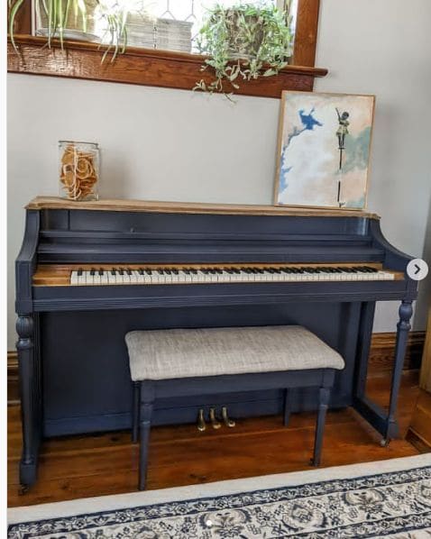 Public piano in Oxford County, Ontario, Canada