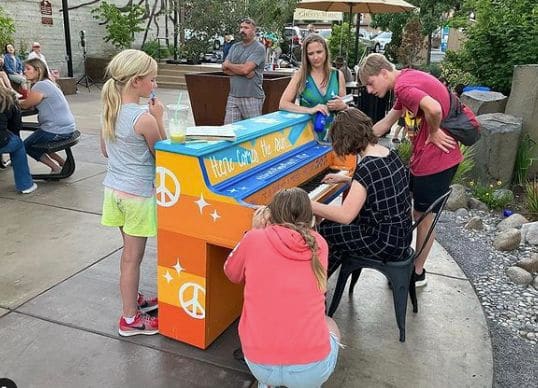 Public piano in Klamath County, Oregon, United States