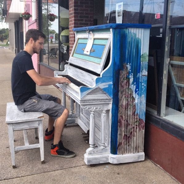 Public piano in Niagara County, New York, United States