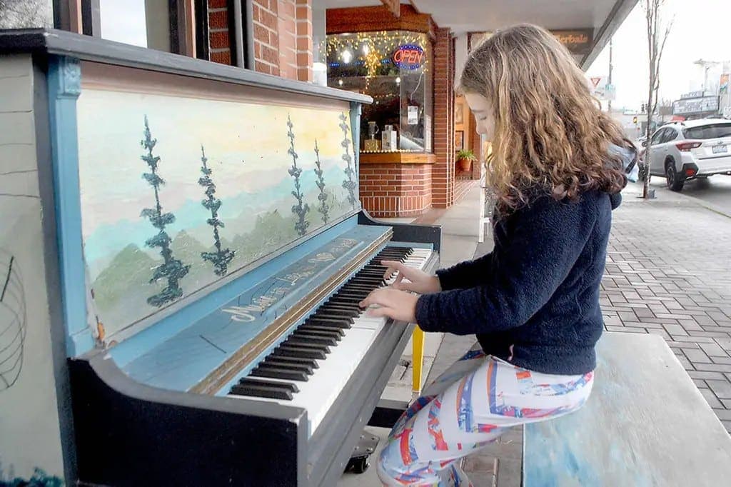Public piano in Clallam County, Washington, United States