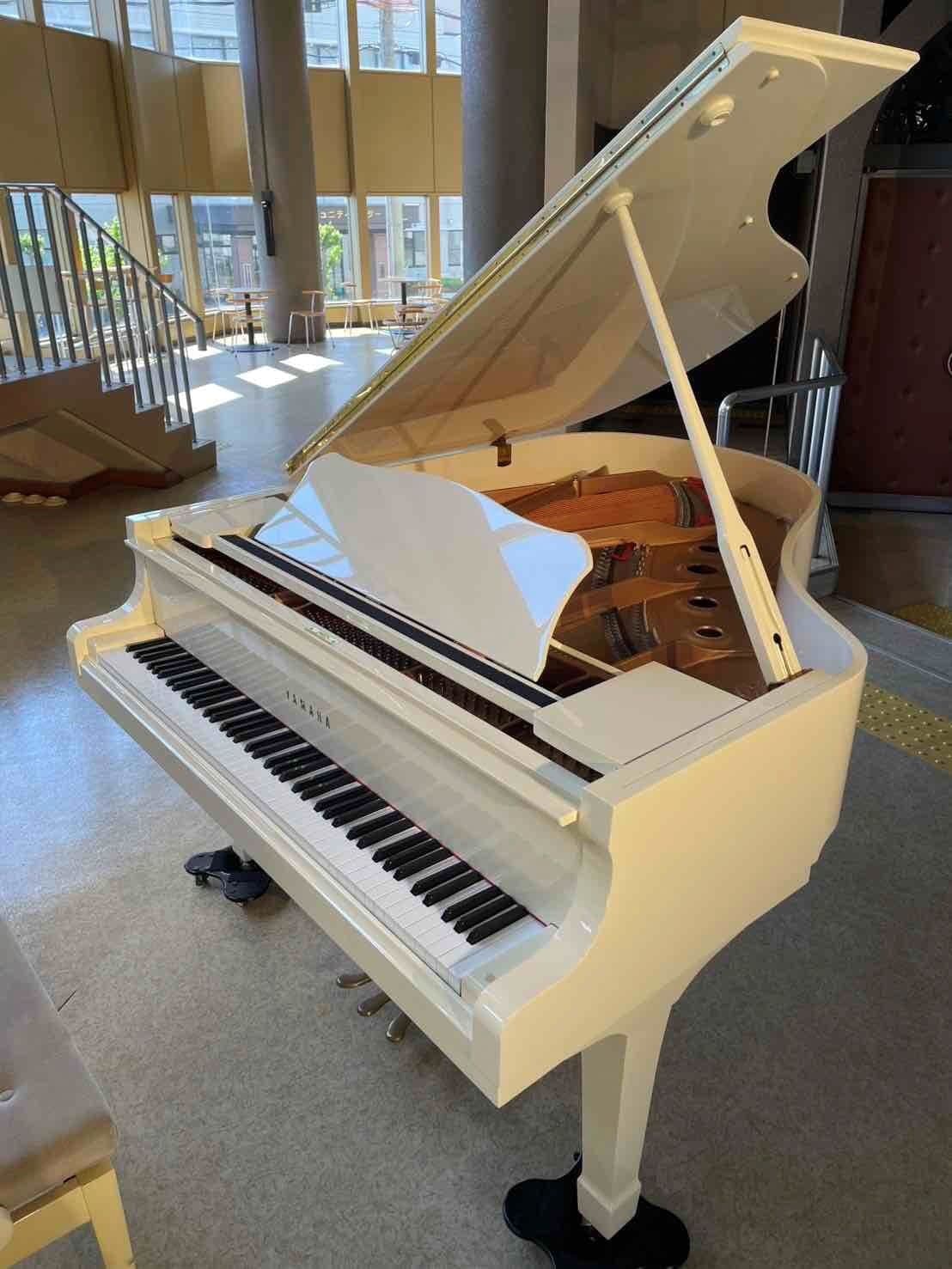 Photo of Takashima Municipal Hall — Machikado White Piano at 1-3-1 Imazucho Nakanuma, Takashima, Shiga 520-1622