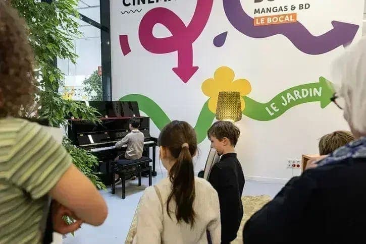 Photo of Public piano — Médiathèque Lisa-Bresner at Médiathèque Lisa-Bresner, 23 boulevard Émile Romanet, 44100 Nantes, France
