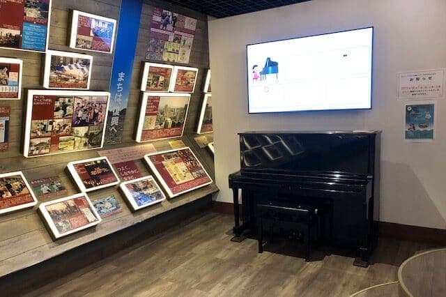 Photo of Kobe Street Piano — Ohashi Underground Wall Gallery at Ohashi underground passage, near 5-1-1 Ohashicho, Nagata-ku, Kobe, Hyogo 653-0037, Japan. A public piano in the…