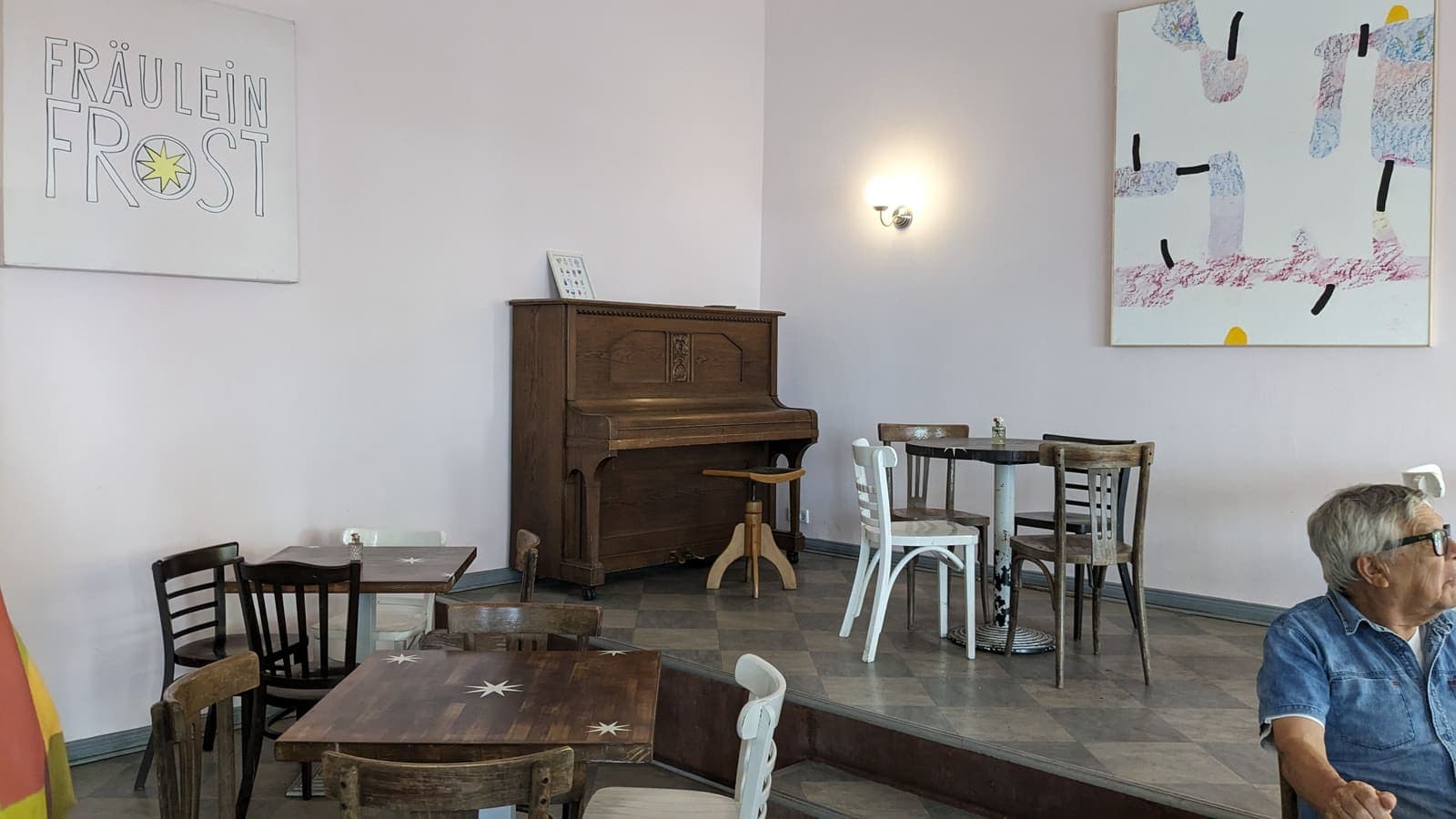 Photo of Frauelein Frost at Fräulein Frost, 29, Manfred-von-Richthofen-Straße, Manfred-von-Richthofen-Kiez, Gartenstadt Neu-Tempelhof, Tempelhof, Tempelhof-Schöneberg, Berlin,…
