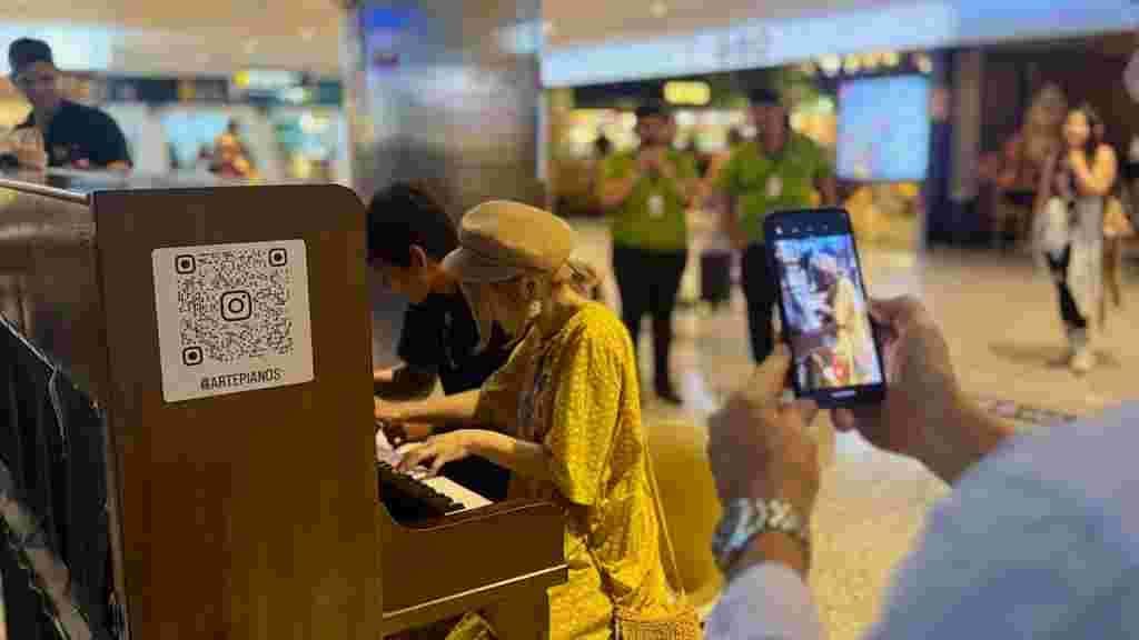 Photo of Viracopos Public Piano — Check-in Hall at Rodovia Santos Dumont, Chácara São Francisco, Jardim das Bandeiras, Campinas, São Paulo, Região Sudeste, 13050-089, Brasil. The…