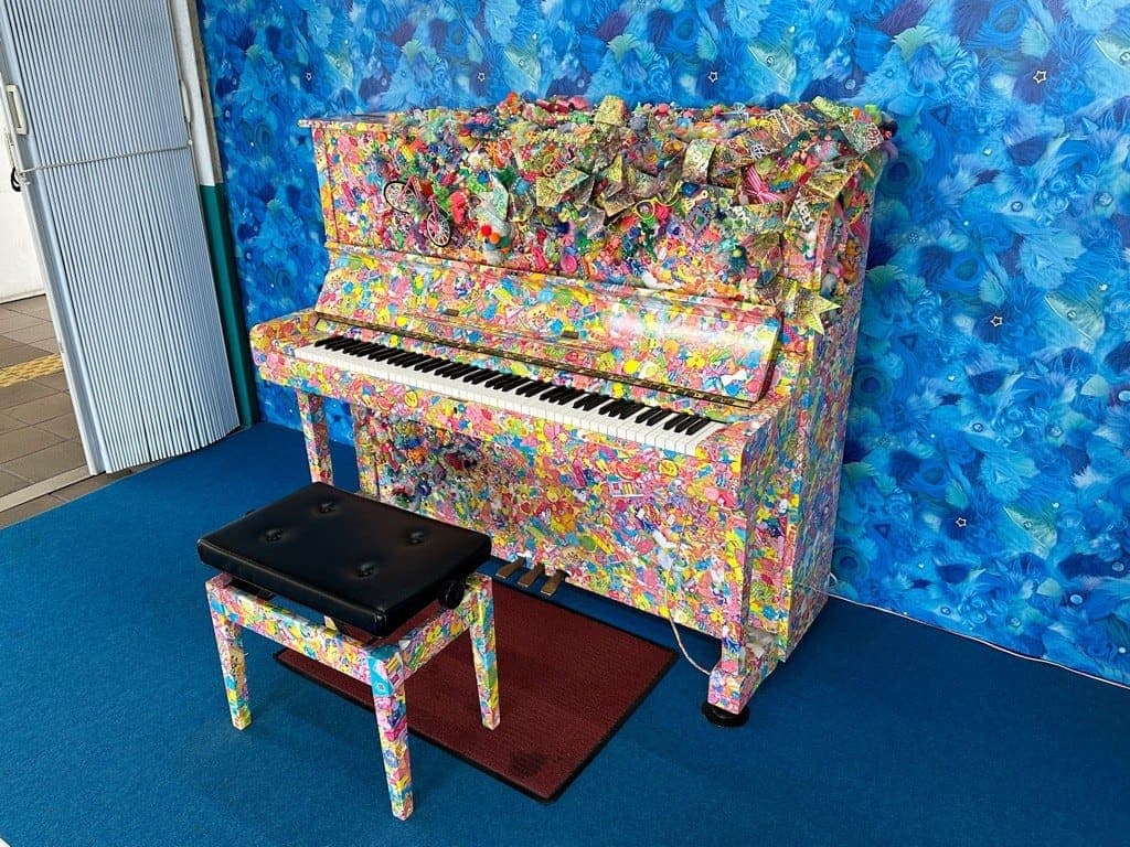Photo of Kisarazu Station Piano “Microcosmos Thank You All” at 富士見, 木更津市, 千葉県, 292-8550, 日本. A freely playable station piano on the west, or Minato, side of Kisarazu…