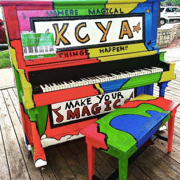 Public piano in Kansas City, Missouri, United States