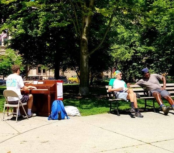 Photo of Washington Square Park (Chicago) at McCormick Fountain, West Walton Street, Magnificent Mile, Near North Side, Chicago, Cook County, Illinois, 60610, United States