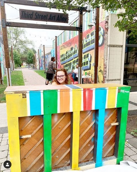 Public piano in Niagara Falls, New York, United States