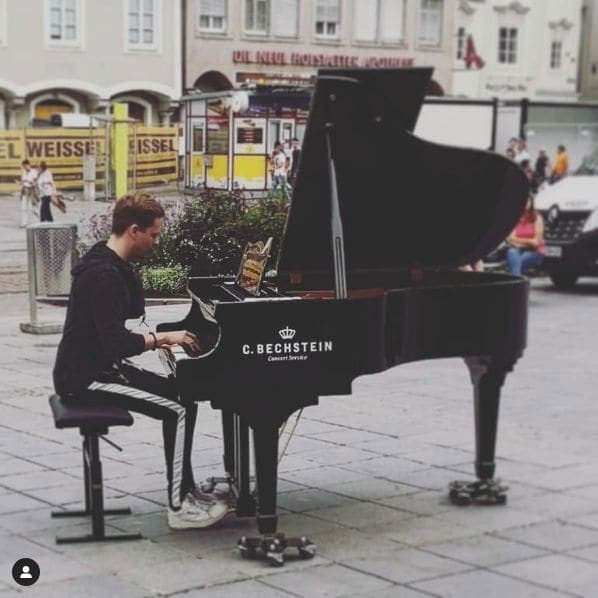 Photo of Hauptplatz Linz at Glockenring, Main Square, Altstadtviertel, Innere Stadt, Linz, Upper Austria, 4020, Austria