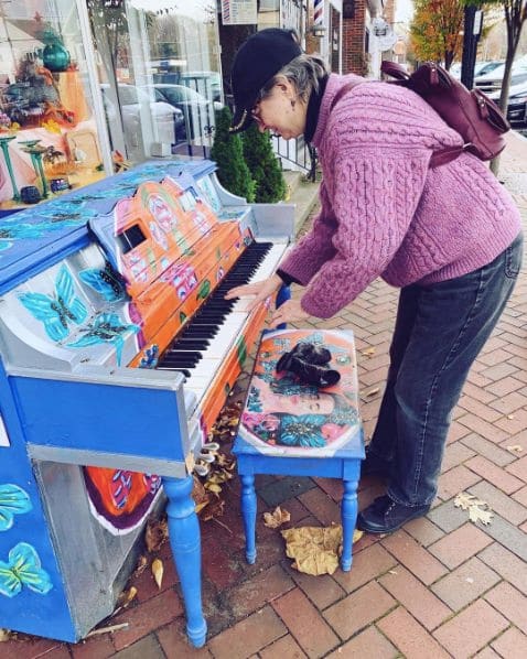 Public piano in New Haven County, Connecticut, United States