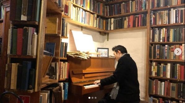 Photo of Shakespeare and Company at 37, Rue de la Bûcherie, Quartier de la Sorbonne, 5th Arrondissement, Paris, Ile-de-France, Metropolitan France, 75005, France