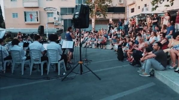 Photo of Cadenza Outdoor Piano at 26, כיכר הירח, Meah Shearim, Jerusalem, Jerusalem Subdistrict, Jerusalem District, no, Israel