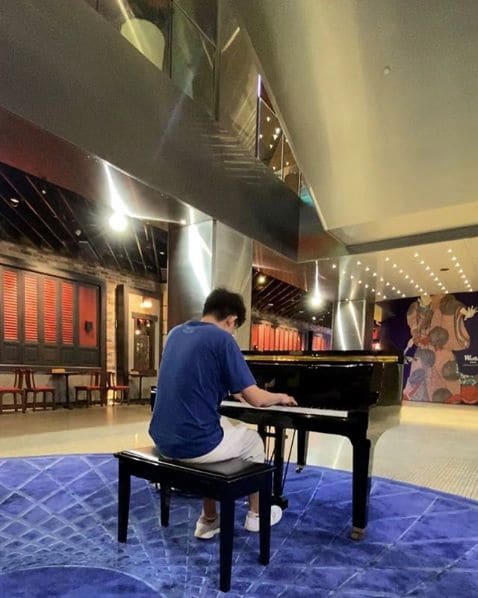 Public piano in Sydney, New South Wales, Australia