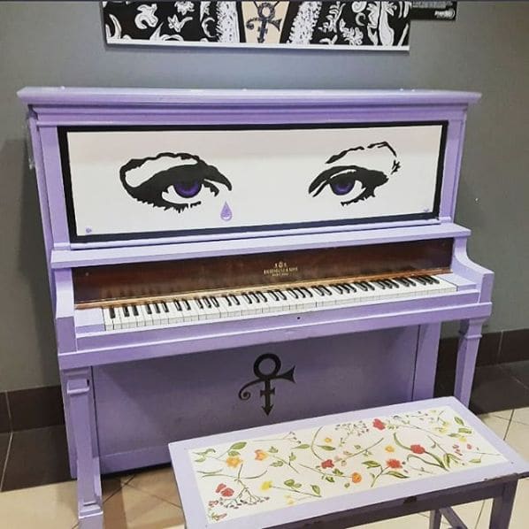 Public piano in Minneapolis, Minnesota, United States