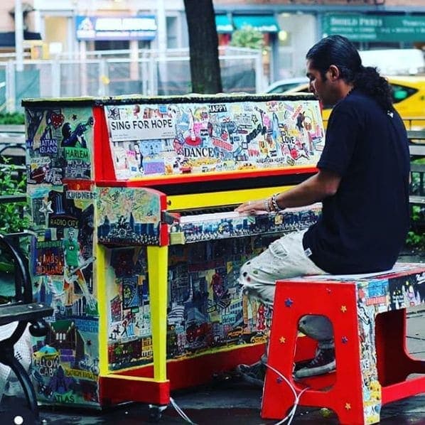 Photo of public piano at 8, Beach Street, Tribeca, Manhattan Community Board 1, Manhattan, New York County, New York, 10013, United States