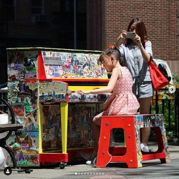 Photo of New York, New York at Chambers Street & Broadway, Chambers Street, Lower Manhattan, Manhattan Community Board 1, Manhattan, New York County, New York, 10007, United States