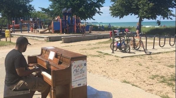 Photo of Loyola Beach at 1124-1132, West Farwell Avenue, Rogers Park, Chicago, Rogers Park Township, Cook County, Illinois, 60645, United States