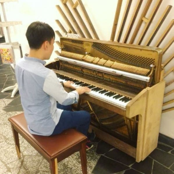 Photo of NUS UTown at University Town, Folkestone Road, Medway, Queenstown, Southwest, 139587, Singapore. Post-dinner entertainment