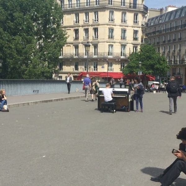 Photo of Île Saint-Louis at Île Saint-Louis, Rue des Deux Ponts, Quartier Les Îles, 4th Arrondissement, Paris, Ile-de-France, Metropolitan France, 75004, France. Paris + a piano…