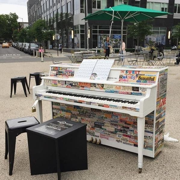 Photo of New York, New York at Chambers Street & Broadway, Chambers Street, Lower Manhattan, Manhattan Community Board 1, Manhattan, New York County, New York, 10007, United States
