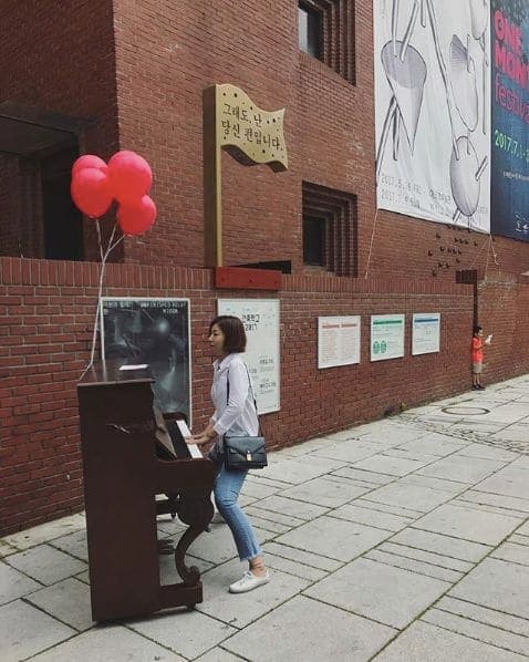 Photo of 아르코예술극장 at Arko Art Cinema, 7, Daehak-ro 8-gil, Daehangno Street, Ihwa-dong, Jongno-gu, Seoul, Nowon-gu, 03086, South Korea. 장난끼가 가득한 사람, 그러다가도 깊은 대화가 가능한 사람, 그래도 항상 내…