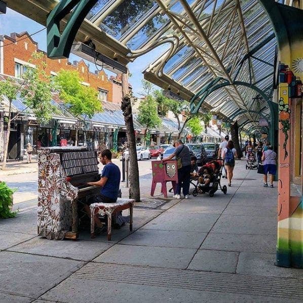 Photo of Plaza St-Hubert at 6829, Rue Saint-Hubert, Père-Marquette, Rosemont–La Petite-Patrie, Montreal, Urban agglomeration of Montreal, Montreal (06), Quebec, H2S 2M6, Canada
